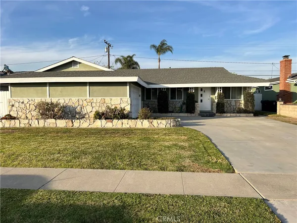 $4,400 | 6431 Yale Circle, Huntington Beach, CA 92647