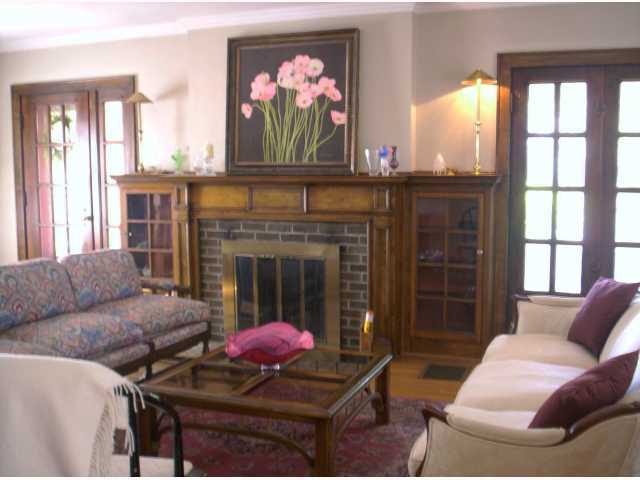 2464 Sherwood Road Bexley, OH 43209 - Photo 3 of 18