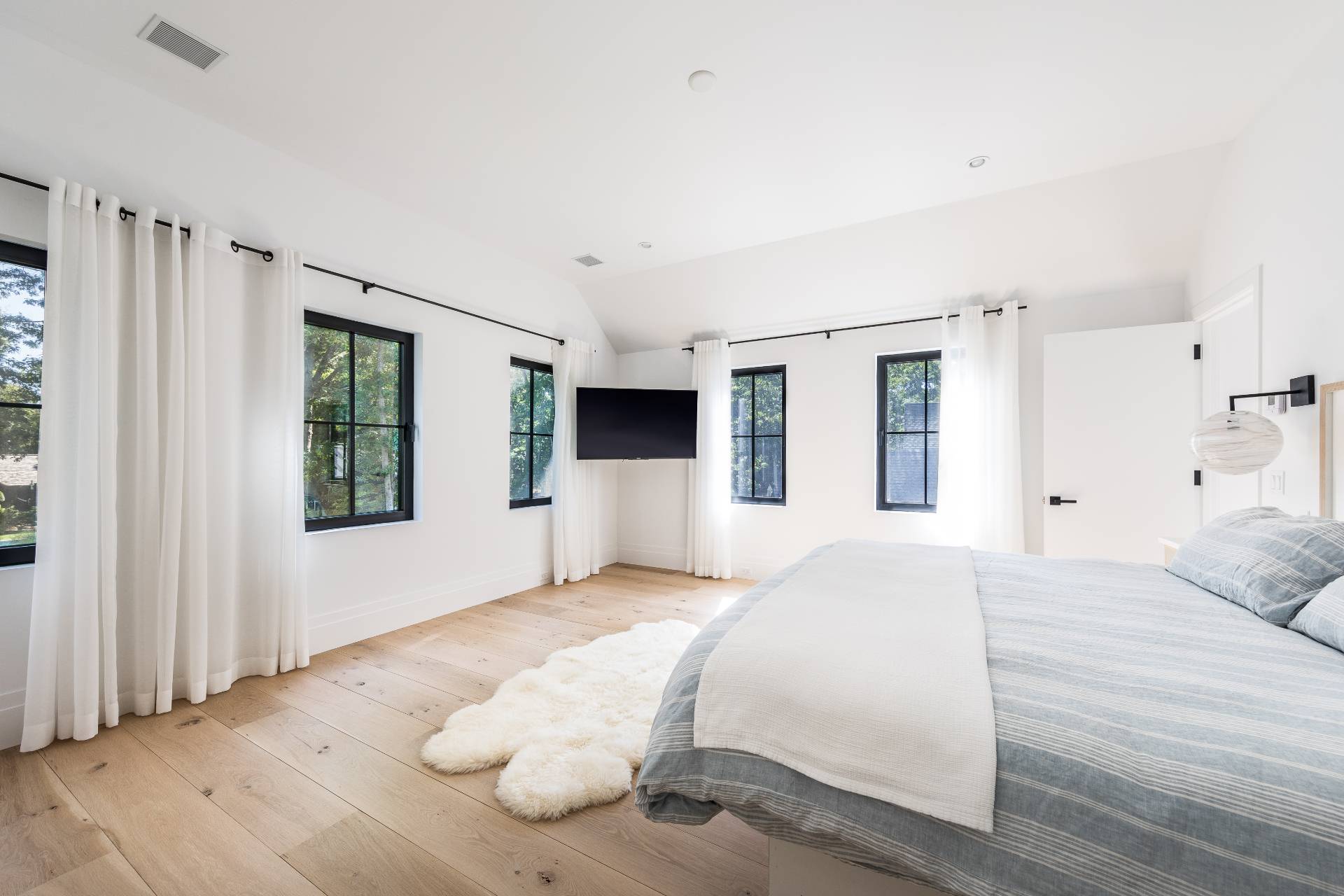 107 Rutland Road East Hampton, NY 11937 - Photo 16 of 25 Gallery Image 16