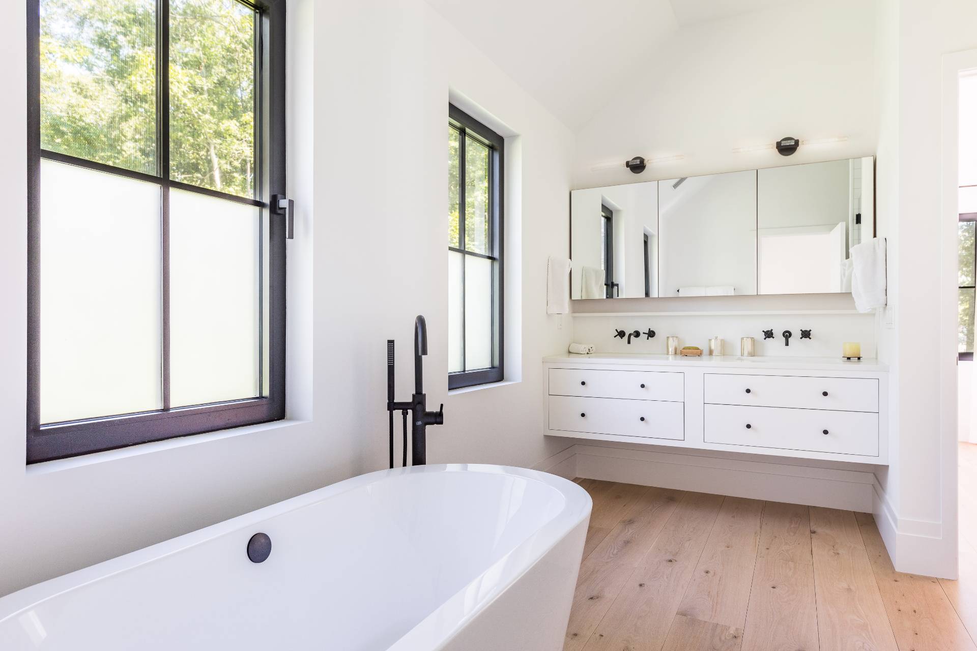 107 Rutland Road East Hampton, NY 11937 - Photo 17 of 25 Gallery Image 17