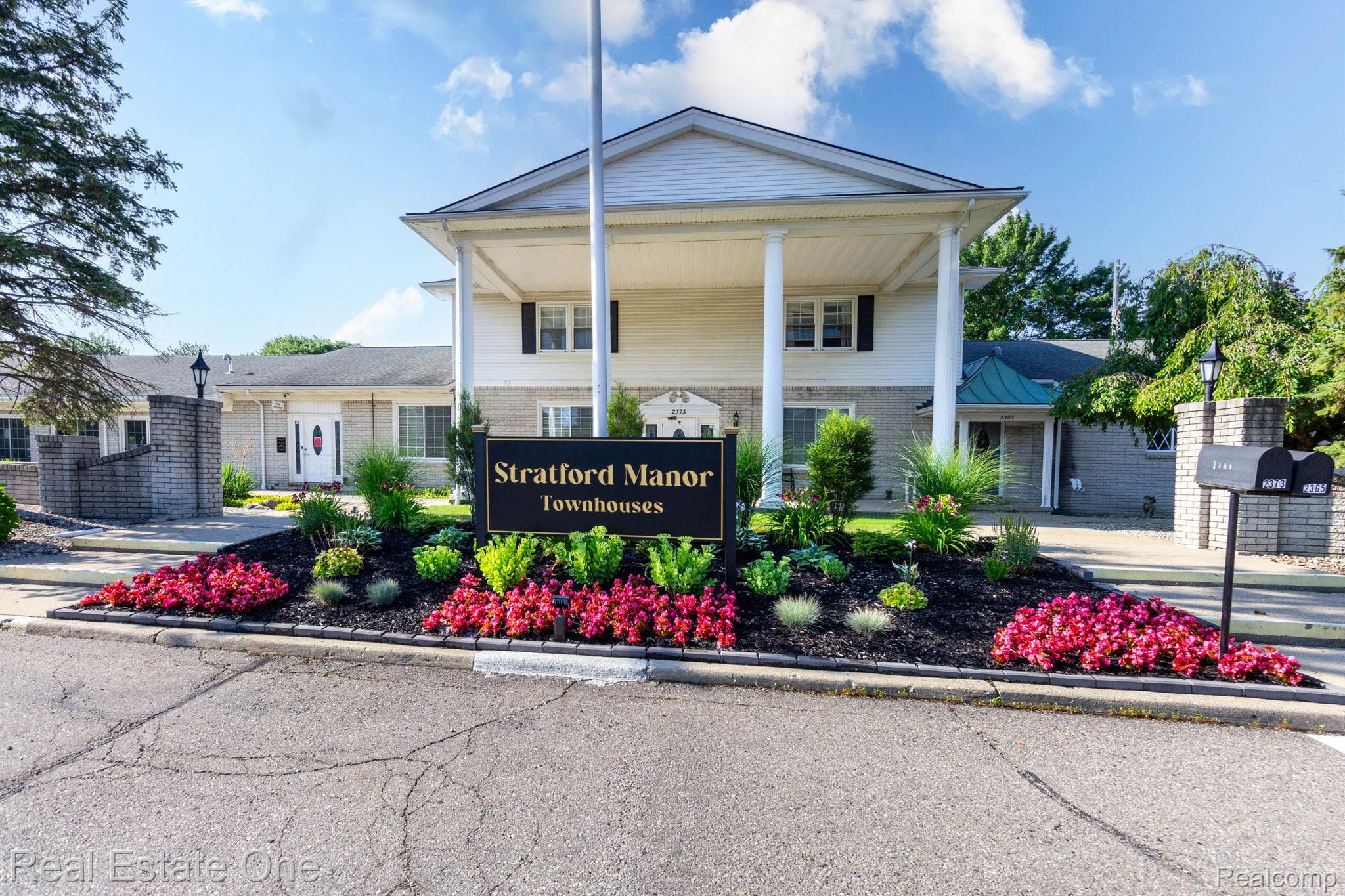 111 Manor Way Rochester, MI 48309 - Photo 35 of 36 yard (4).jpg