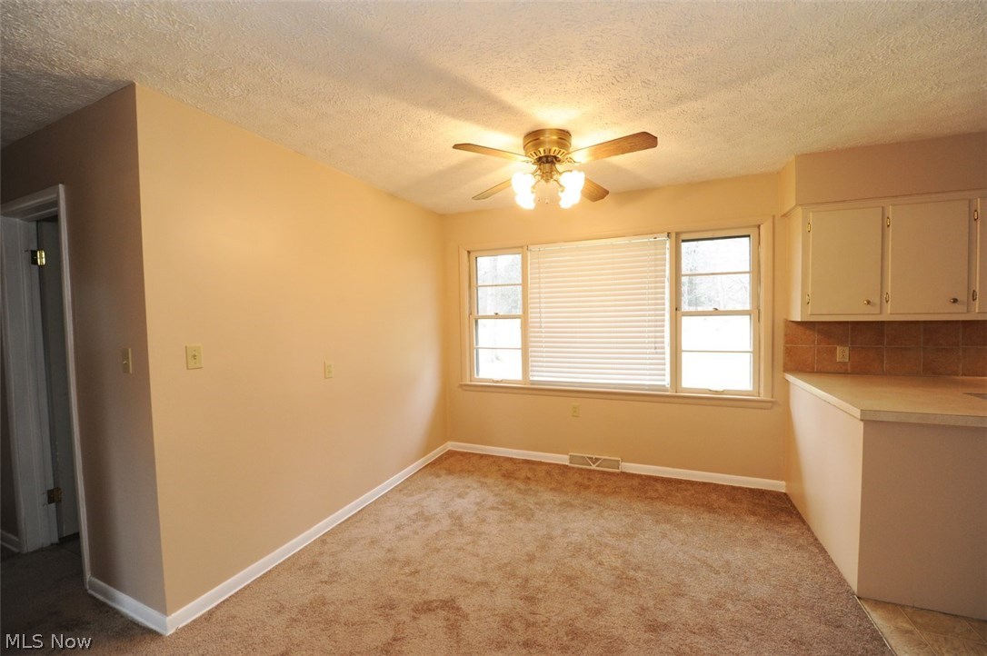 5660 Dailey Road New Franklin, OH 44319 - Photo 11 of 23 Dining Area!