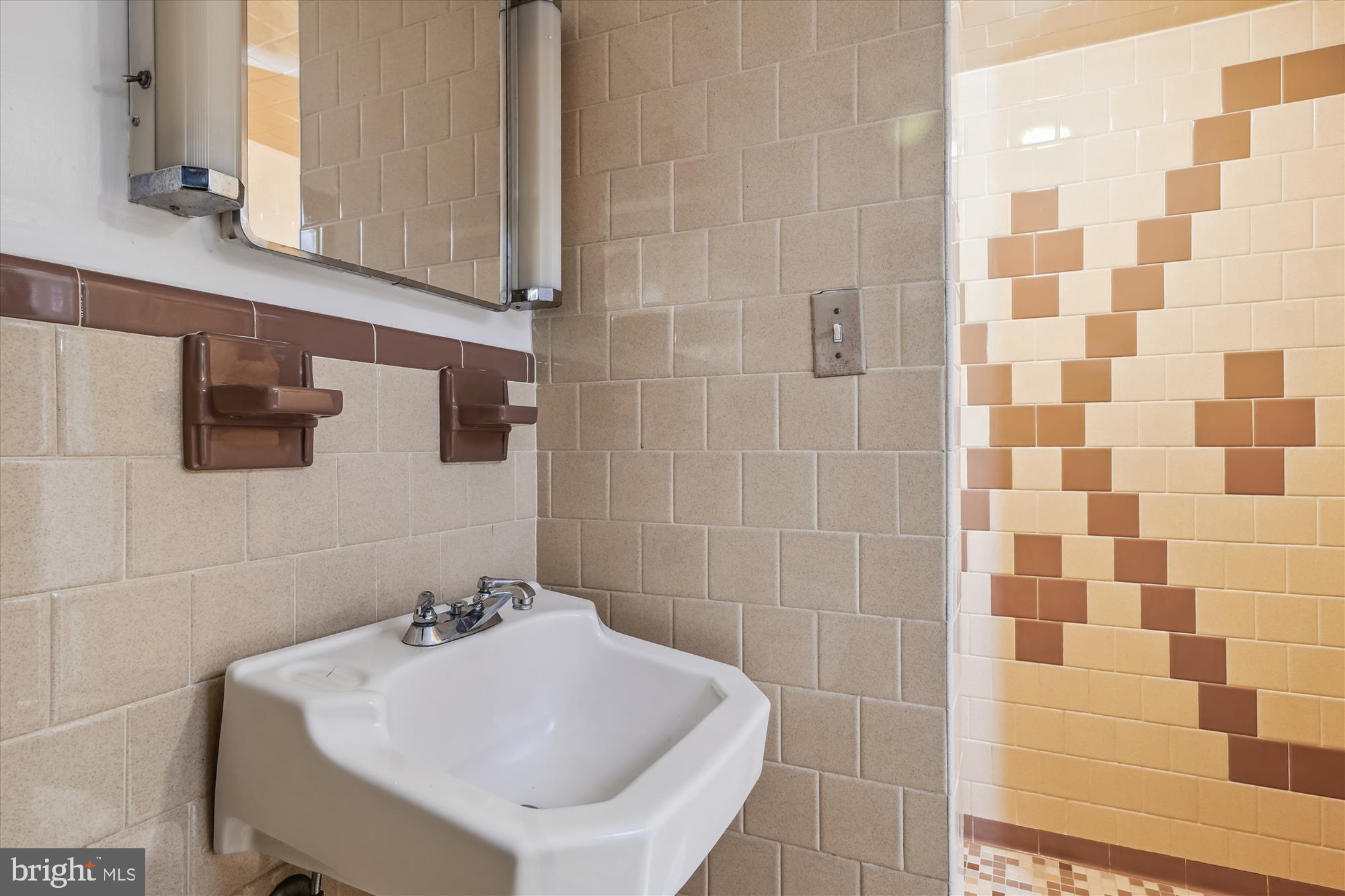 709 East Maple Road Linthicum Heights, MD 21090 - Photo 21 of 30 Bath