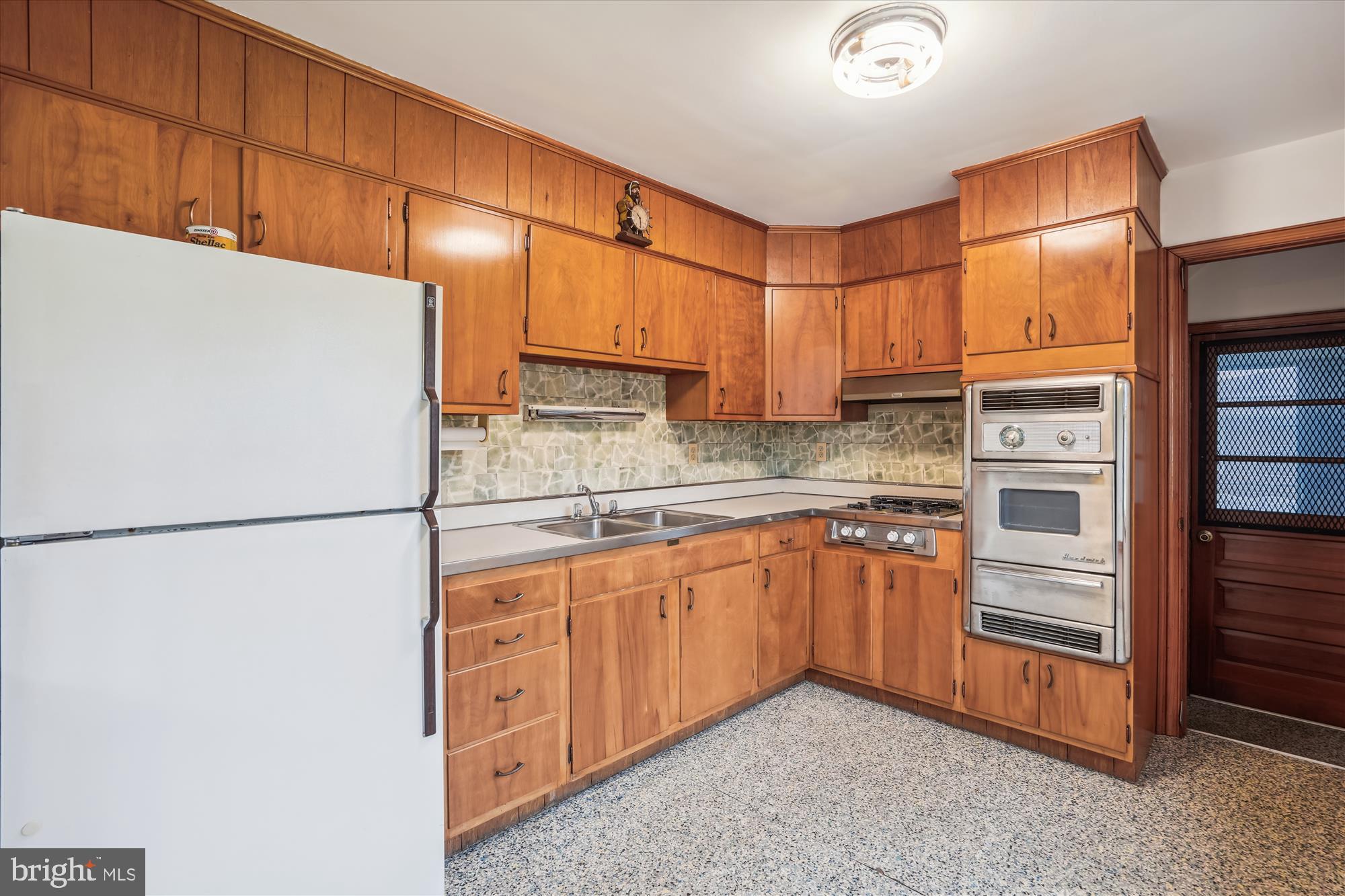 709 East Maple Road Linthicum Heights, MD 21090 - Photo 9 of 30 Kitchen