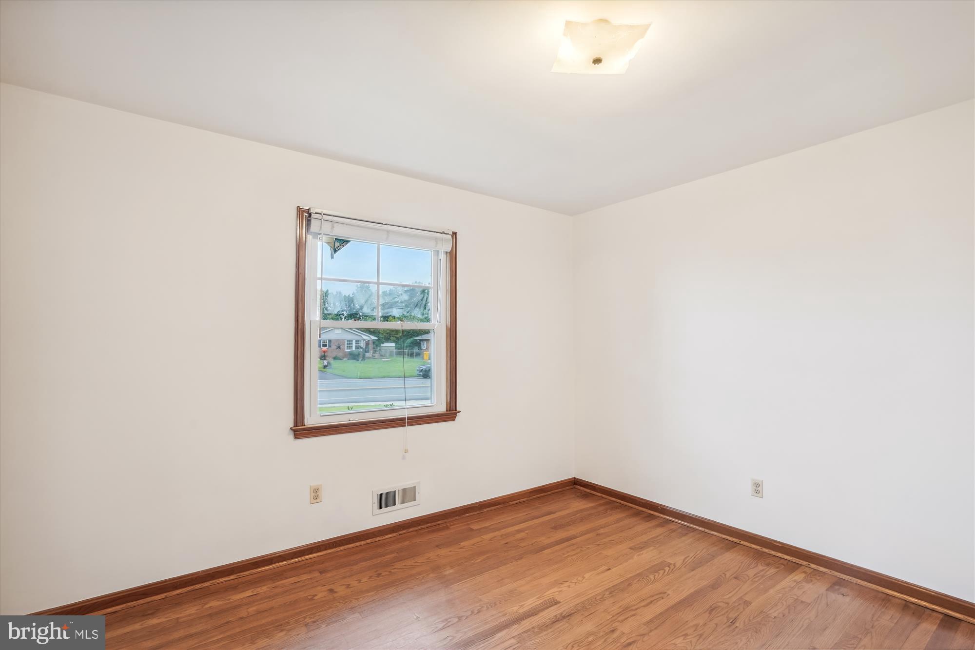 709 East Maple Road Linthicum Heights, MD 21090 - Photo 10 of 30 Bedroom 1
