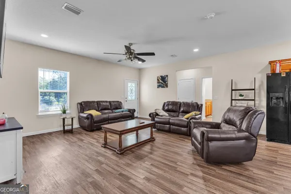 $233,000 | 186 Mill Branch Circle, Douglas, GA 31535