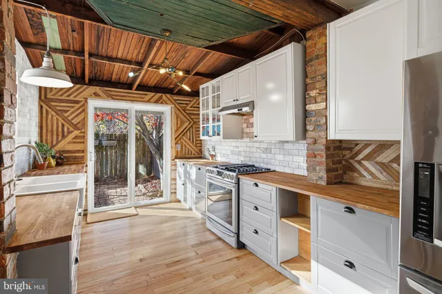 a view of a storage & utility room