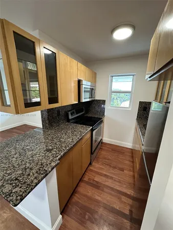 $1,975 | 427 Santander Avenue, Unit 404, Coral Gables, FL 33134