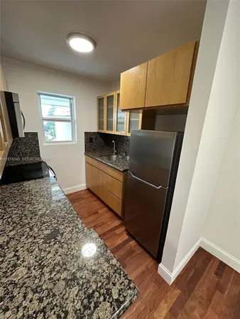 $1,975 | 427 Santander Avenue, Unit 404, Coral Gables, FL 33134