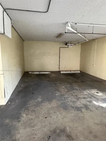 $1,975 | 427 Santander Avenue, Unit 404, Coral Gables, FL 33134