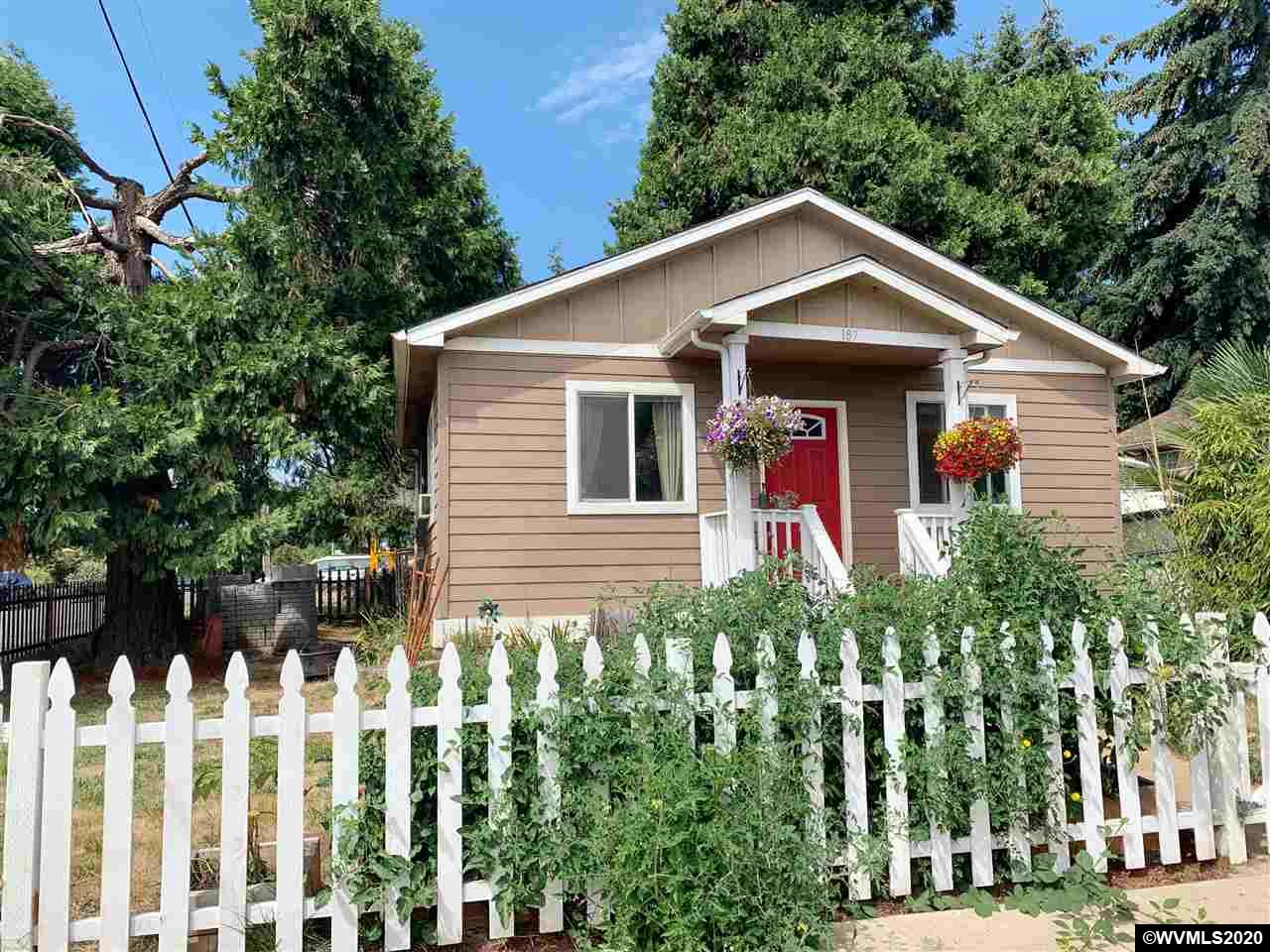 163 Southwest Jasper Street Dallas, OR 97338 - Photo 3 of 31 Gallery Image 3