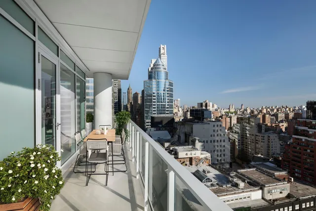 $3,298,000 | 200 East 59th Street, Unit 12A | Midtown East