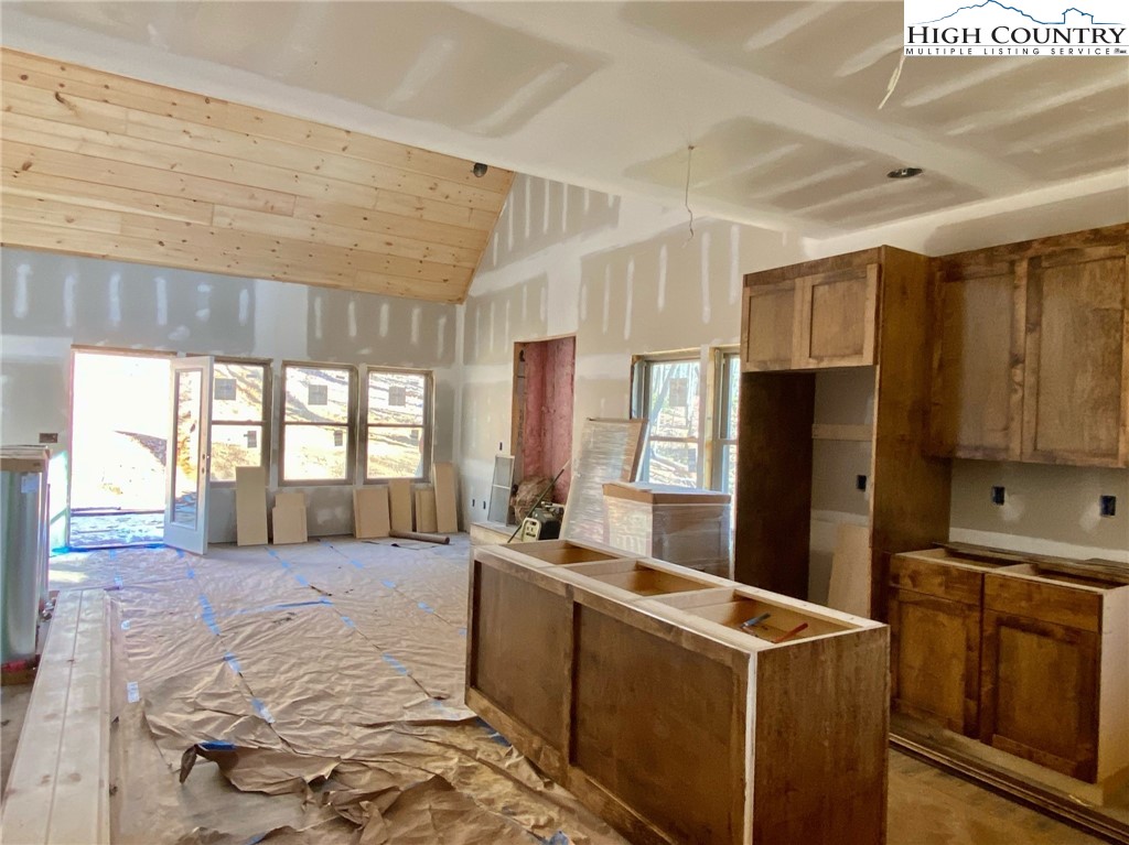254 Hunnicut Mountain Road Marion, NC 28752 - Photo 8 of 35 Gallery Image 8