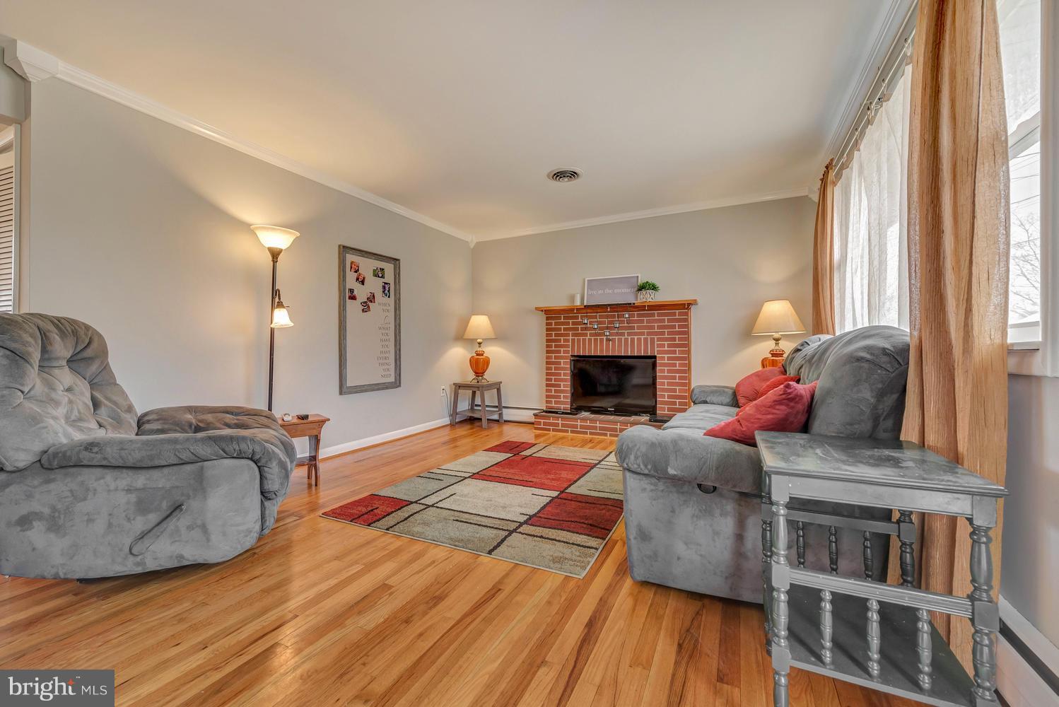 109 Hahn Road Westminster, MD 21157 - Photo 3 of 30 Living Room