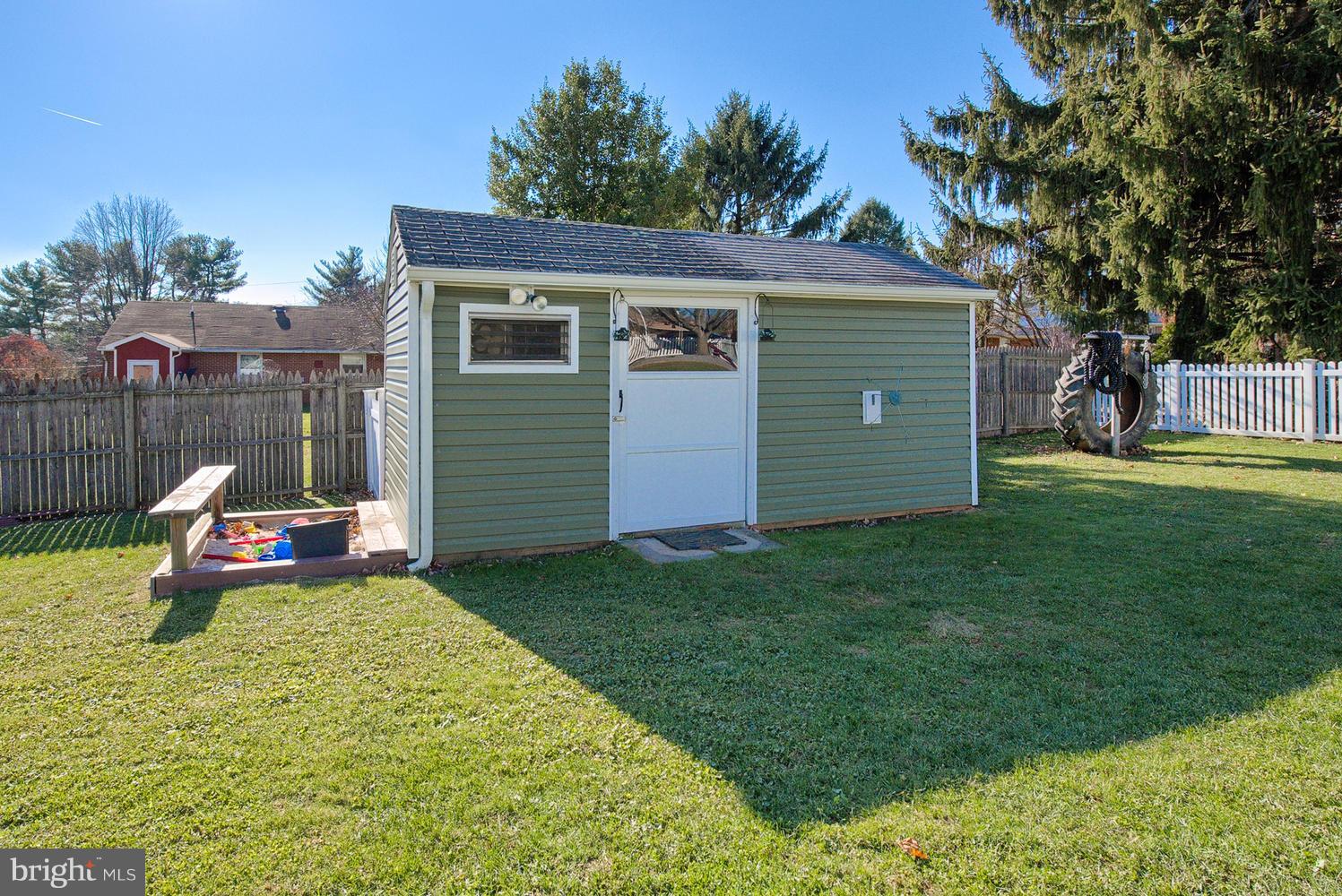 109 Hahn Road Westminster, MD 21157 - Photo 24 of 30 Exterior (Rear)