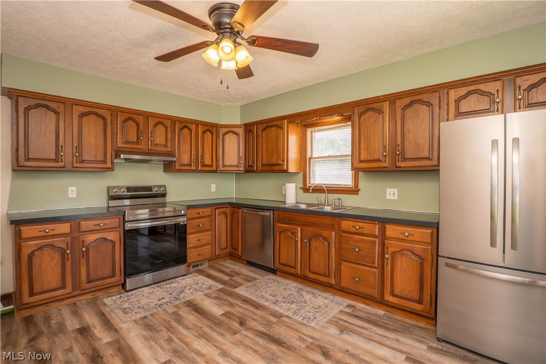 215 8th Street Southwest Massillon, OH 44647 - Photo 12 of 32