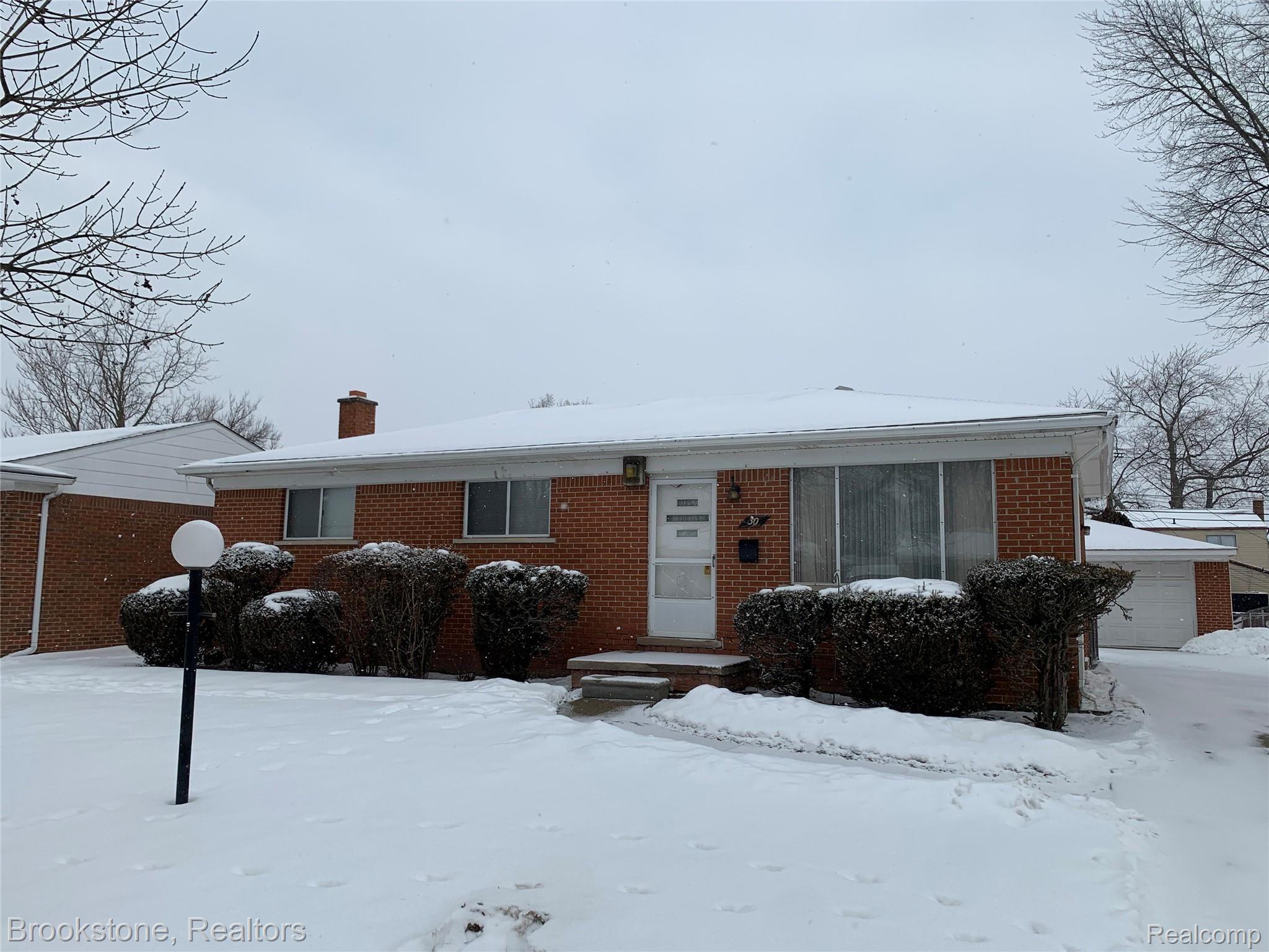 30 Inches Street Mount Clemens, MI 48043 - Photo 1 of 7 IMG_1289.jpg