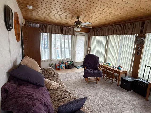 $249,900 | 206 6th Avenue East, Andalusia, IL 61232