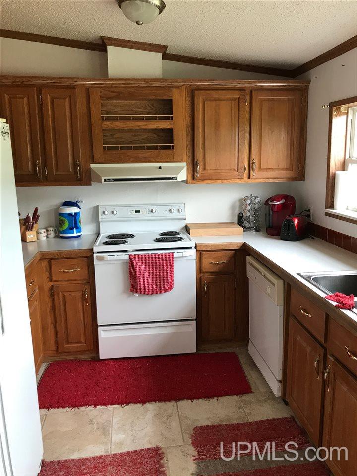 8502 M.5 Road Gladstone, MI 49837 - Photo 5 of 33