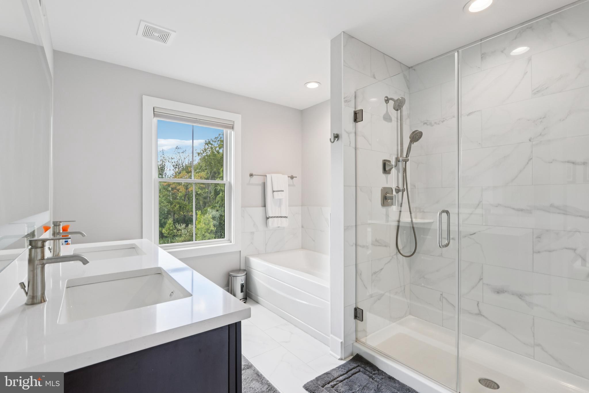 45 Riverwalk, Unit 45 Plainsboro, NJ 08536 - Photo 26 of 42 Primary Bath