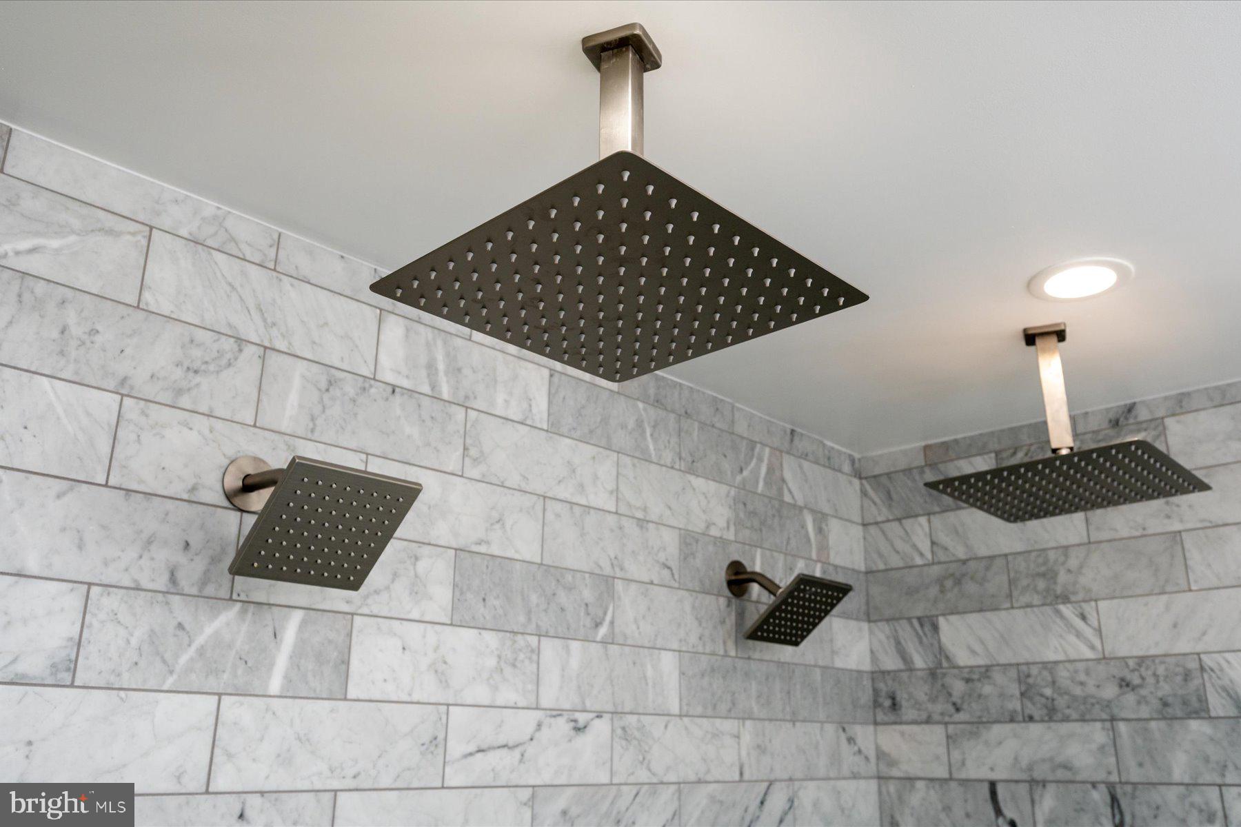 2942 Southaven Drive Annapolis, MD 21401 - Photo 20 of 41 a bathroom with a shower