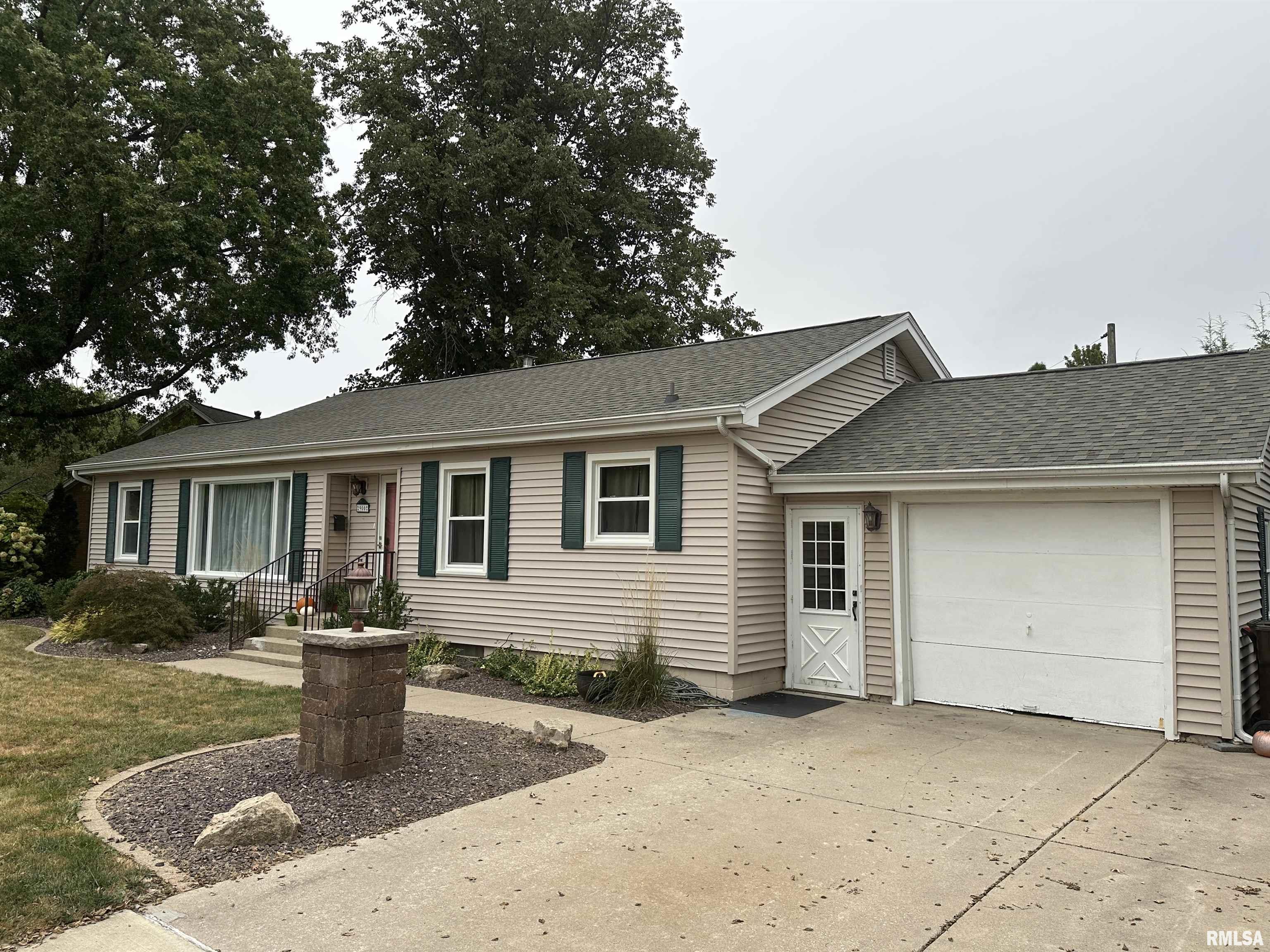 900 South First Avenue Morton, IL 61550 - Photo 2 of 28