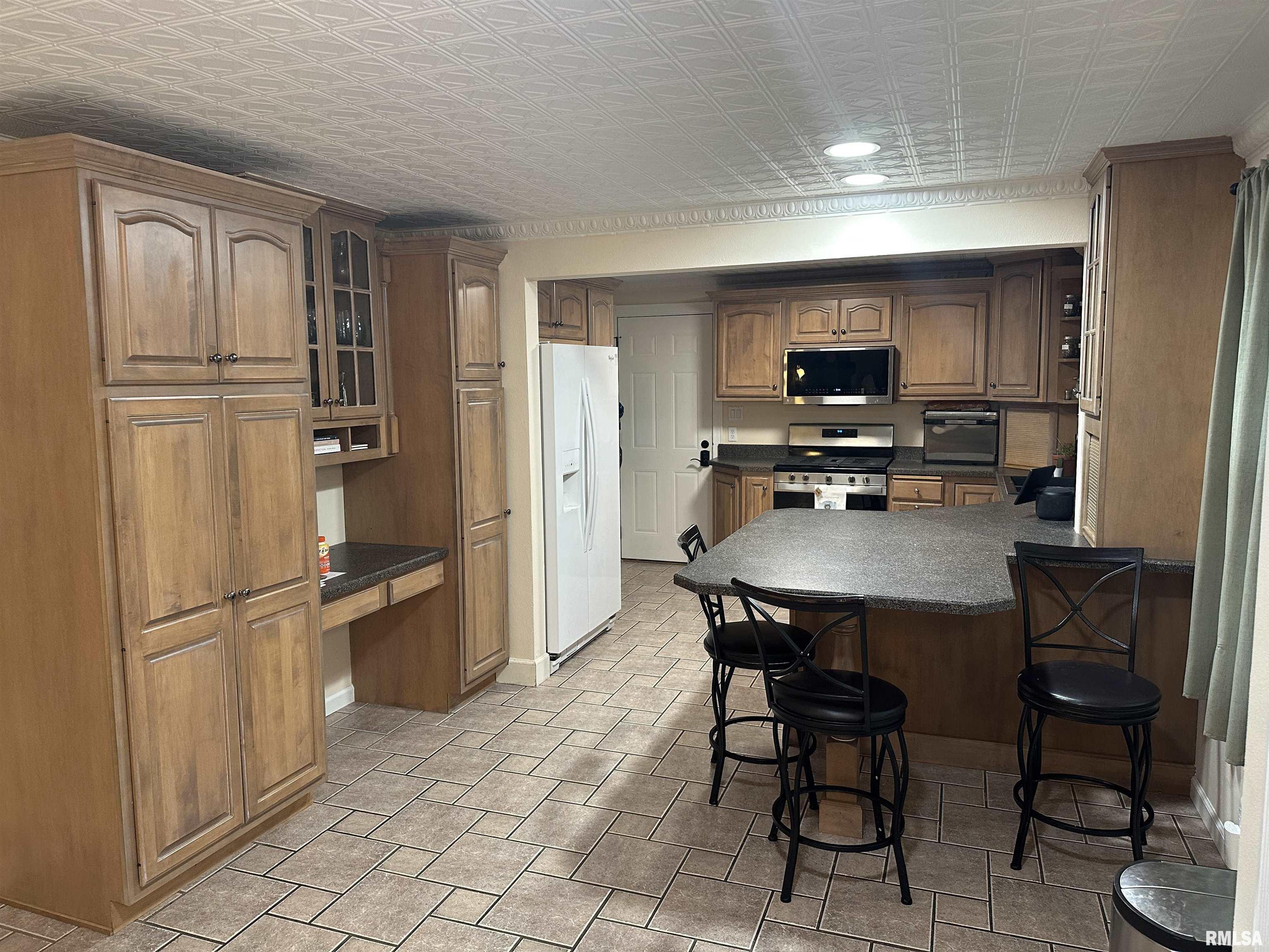 900 South First Avenue Morton, IL 61550 - Photo 7 of 28