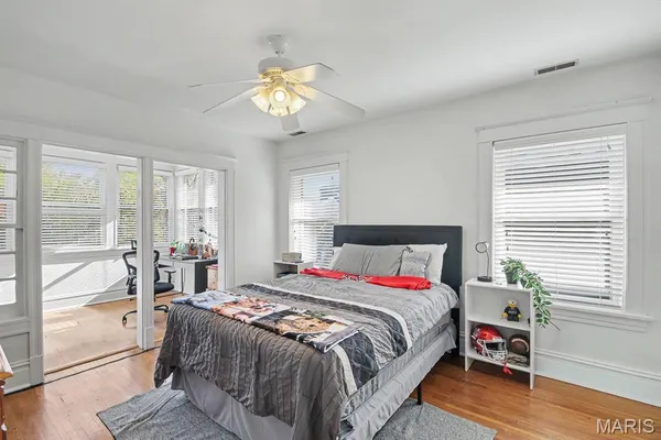 $3,900 | 7045 Pershing Avenue, St. Louis, MO 63130