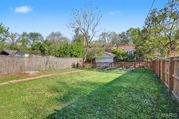 $3,900 | 7045 Pershing Avenue, St. Louis, MO 63130