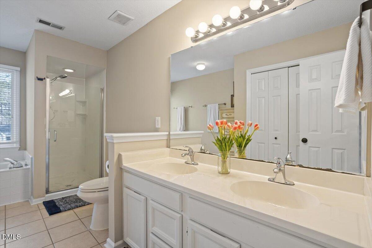 1008 Oak Lake Court Raleigh, NC 27606 - Photo 20 of 34 Owner's Bath