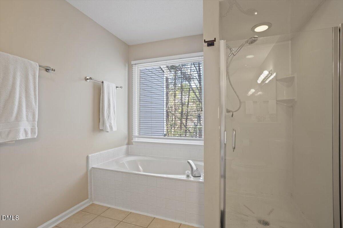1008 Oak Lake Court Raleigh, NC 27606 - Photo 21 of 34 Owner's Bath