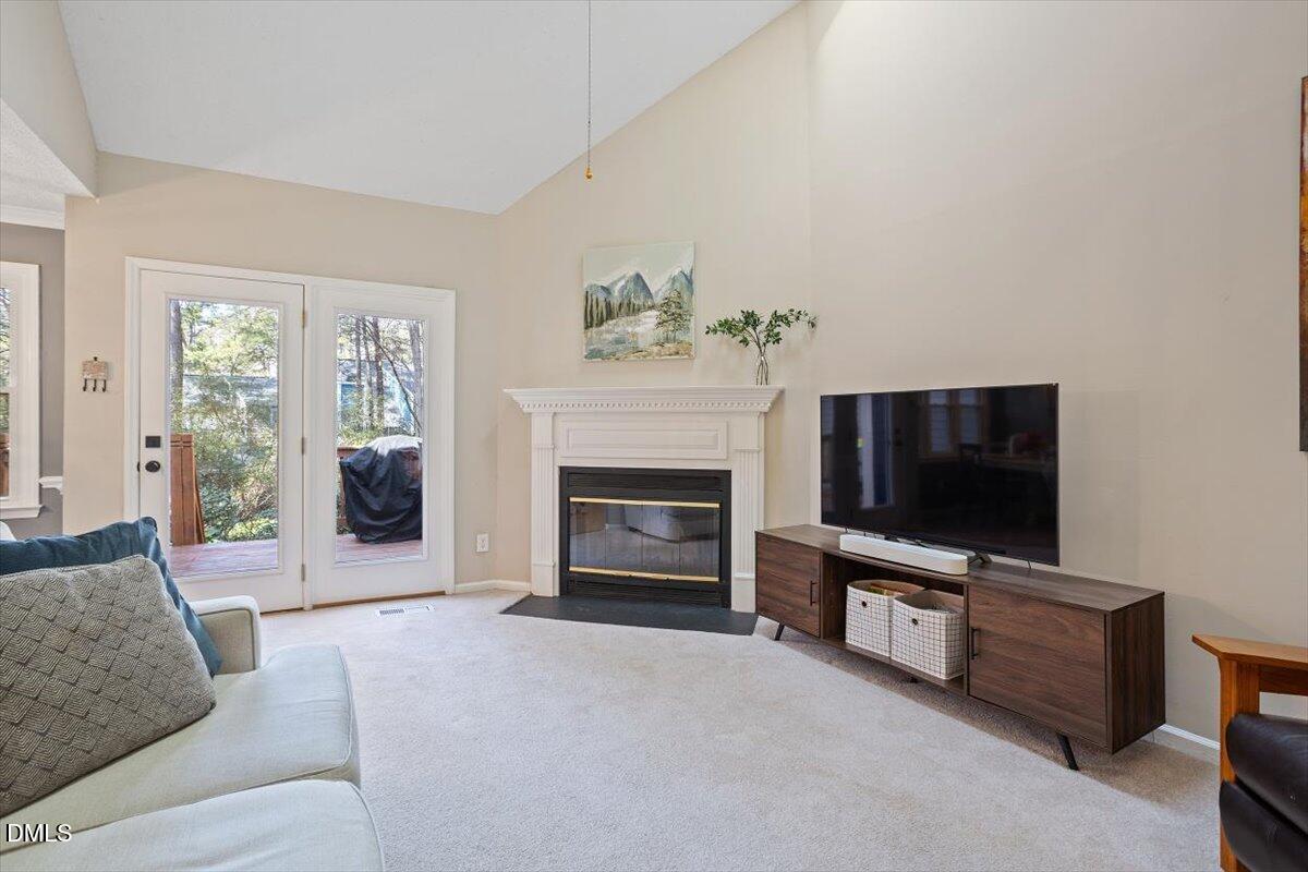 1008 Oak Lake Court Raleigh, NC 27606 - Photo 9 of 34 Family Room
