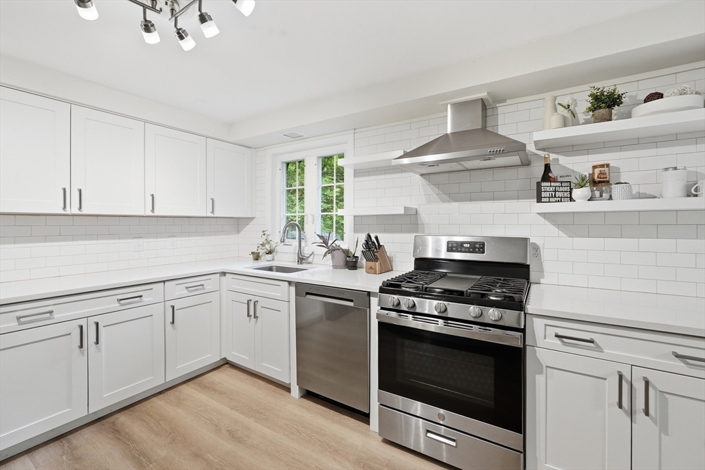 72 Wickaboag Valley Road West Brookfield, MA 01585 - Photo 2 of 32