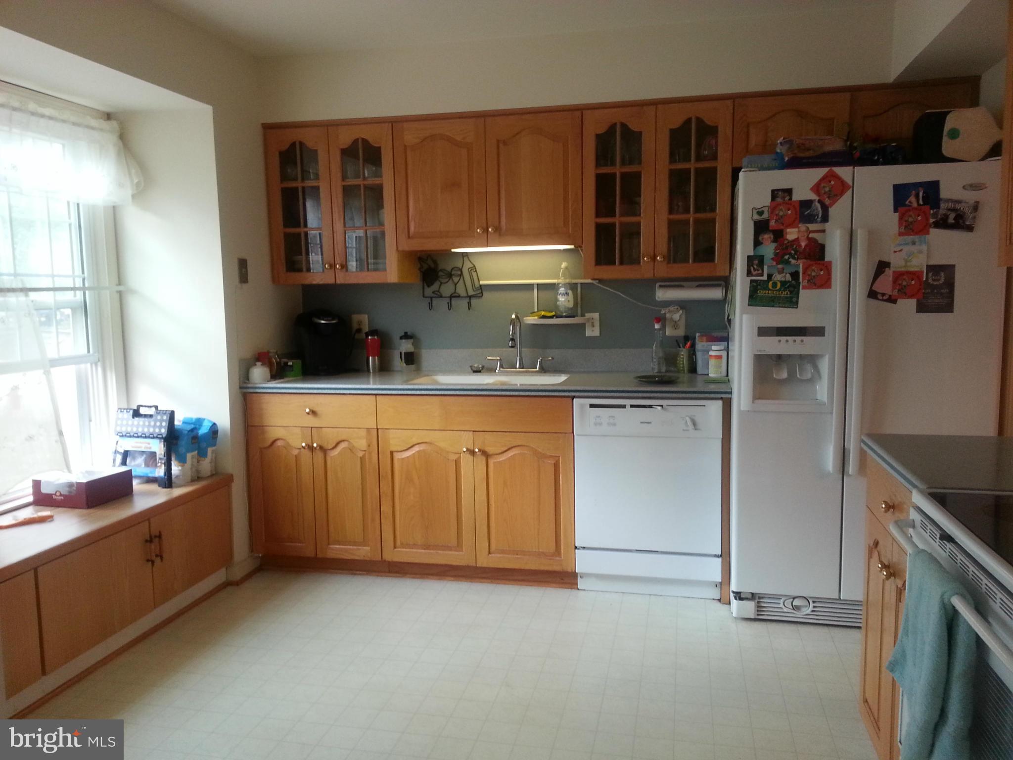 8951 Omega Court Springfield, VA 22152 - Photo 2 of 17 Kitchen