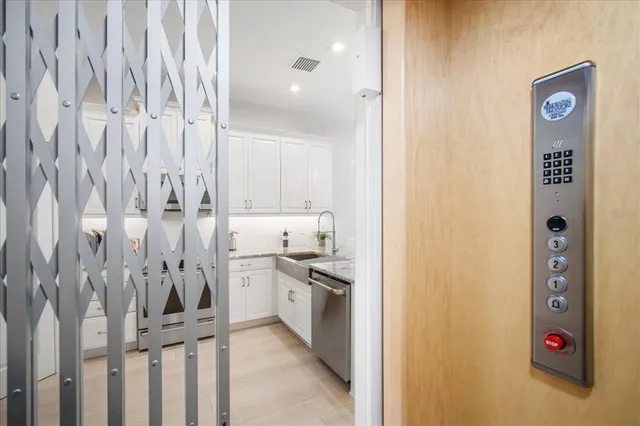 $1,225,000 | 2518 Coral Court, Indian Rocks Beach, FL 33785