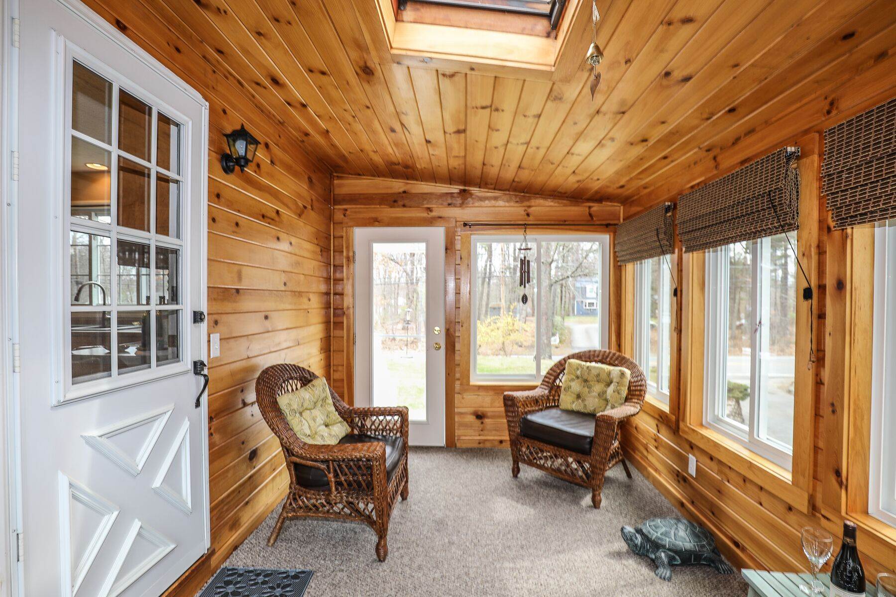 91 Rockingham Road Londonderry, NH 03053 - Photo 11 of 37