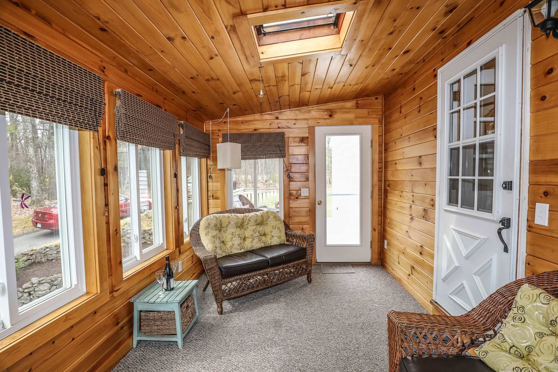 91 Rockingham Road Londonderry, NH 03053 - Photo 12 of 37