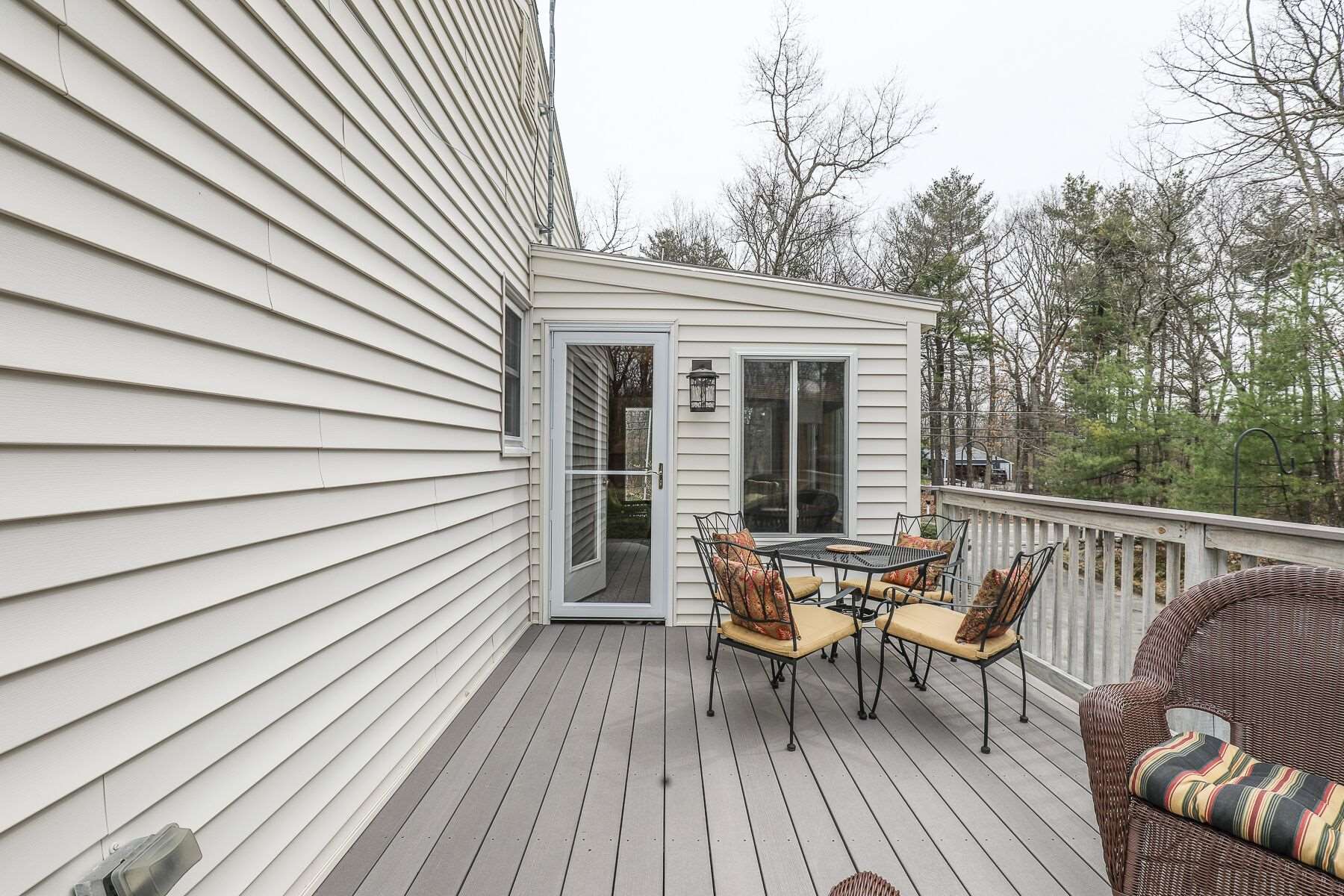 91 Rockingham Road Londonderry, NH 03053 - Photo 14 of 37