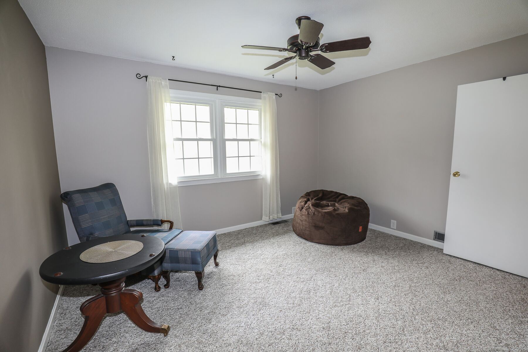 91 Rockingham Road Londonderry, NH 03053 - Photo 25 of 37