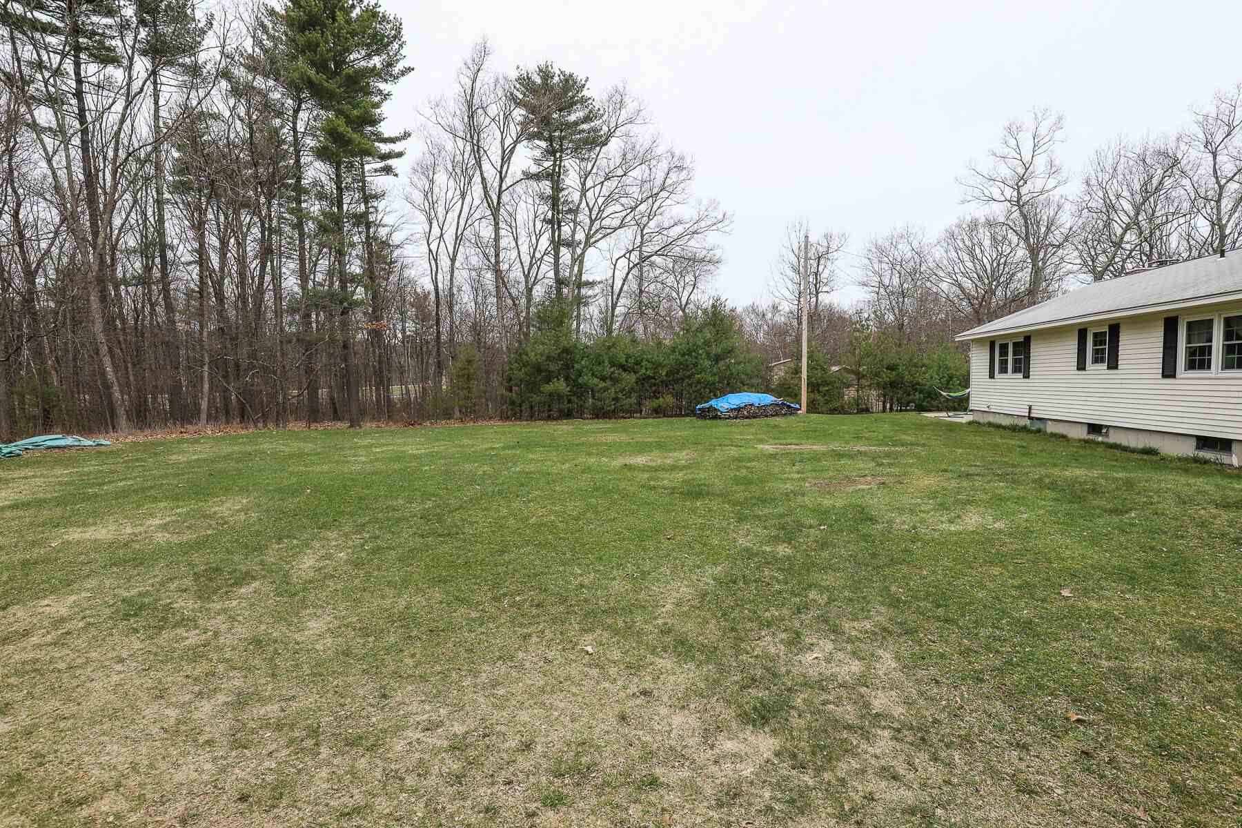 91 Rockingham Road Londonderry, NH 03053 - Photo 32 of 37