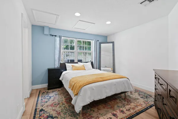 $9,500 | 8110 West Lake Drive, West Palm Beach, FL 33406