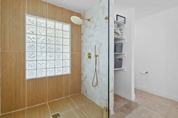 $9,500 | 8110 West Lake Drive, West Palm Beach, FL 33406