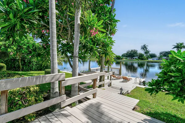 $9,500 | 8110 West Lake Drive, West Palm Beach, FL 33406