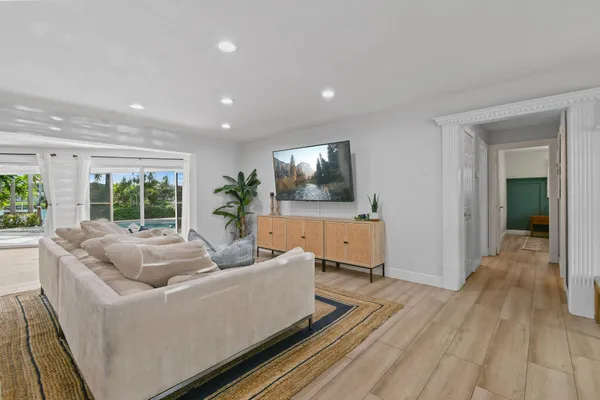 $9,500 | 8110 West Lake Drive, West Palm Beach, FL 33406