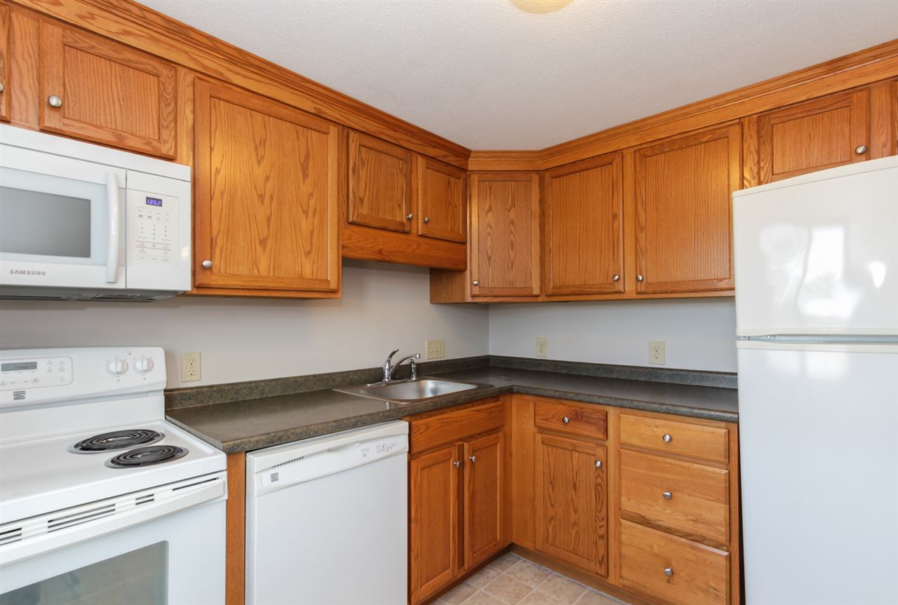 3 Tsienneto Road, Unit 32 Derry, NH 03038 - Photo 2 of 2