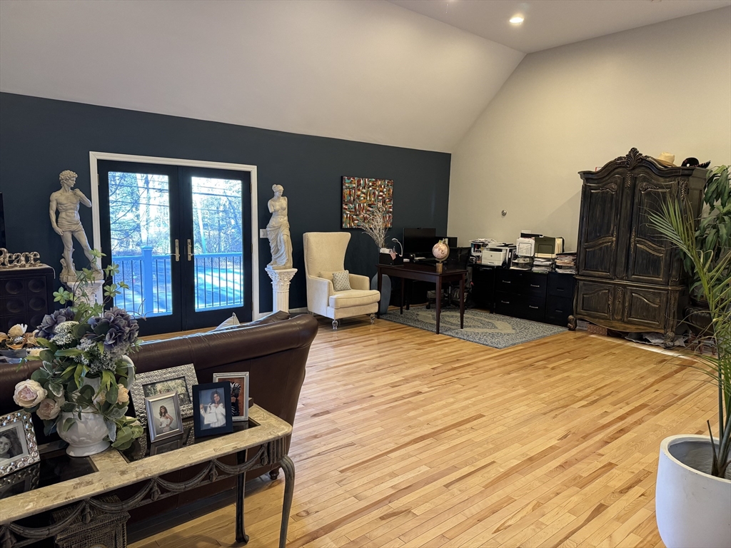 79 Burlington Road Bedford, MA 01730 - Photo 16 of 33