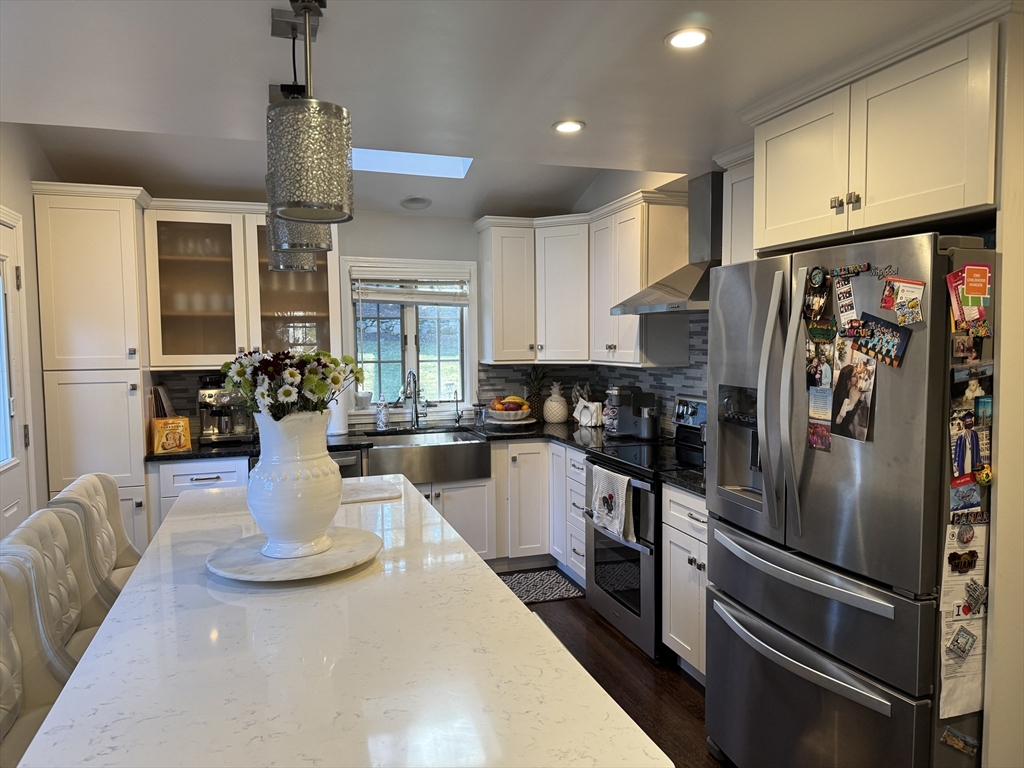 79 Burlington Road Bedford, MA 01730 - Photo 3 of 33