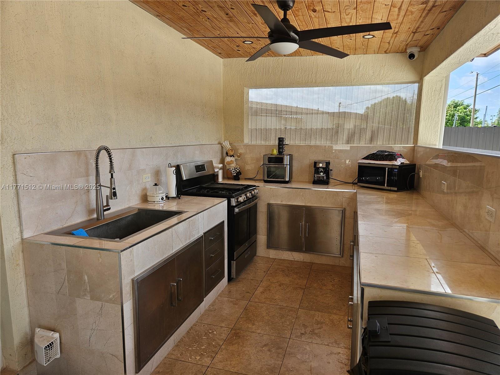 11445 Quail Roost Drive Miami, FL 33157 - Photo 22 of 33