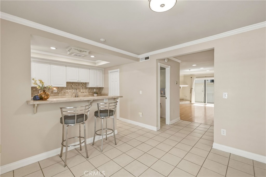 2615 Ruhland Avenue, Unit 15 Redondo Beach, CA 90278 - Photo 17 of 44