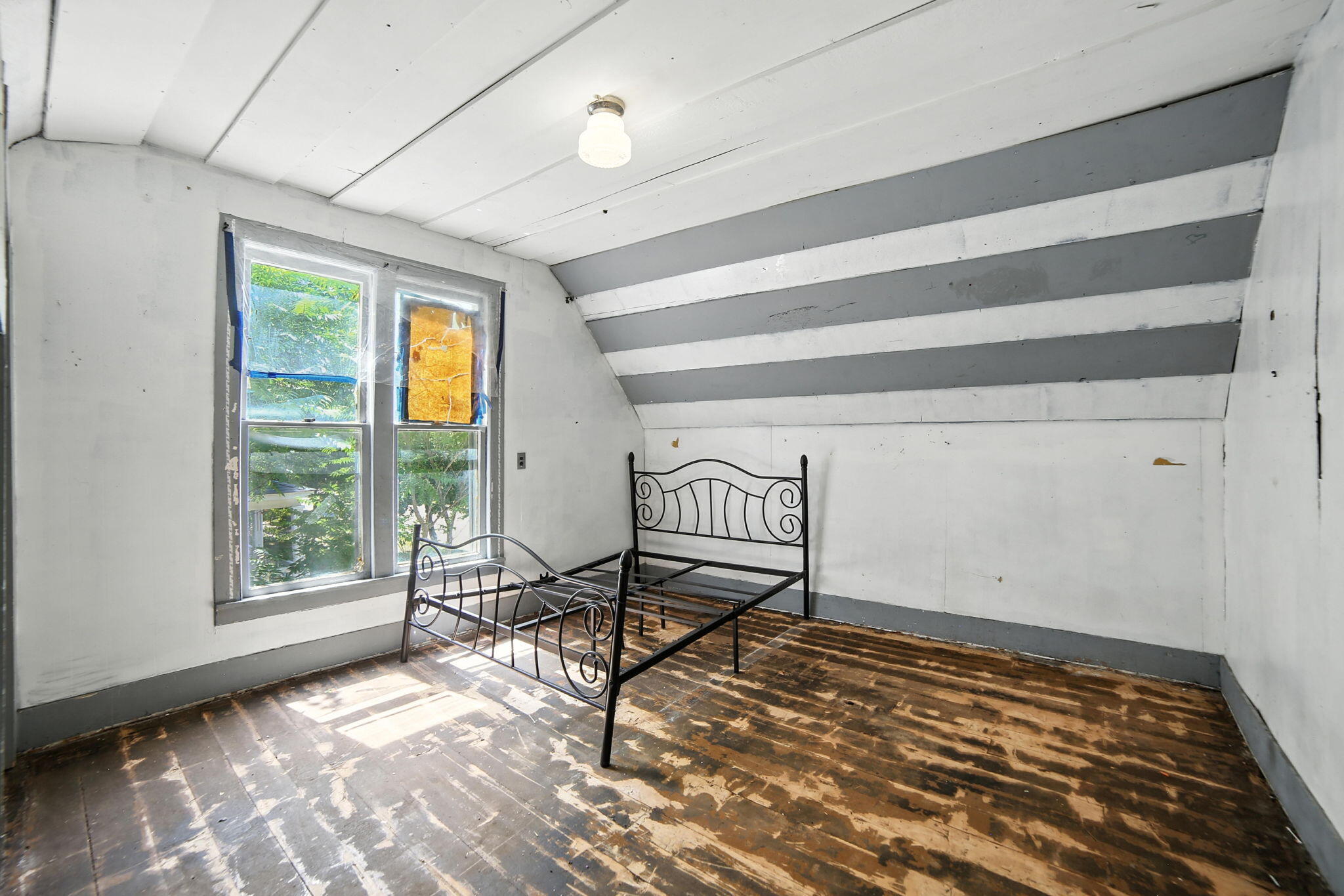 404 South Bridge Street Belding, MI 48809 - Photo 15 of 30 14-web-or-mls-IMG_9565 Evan Connor Stove